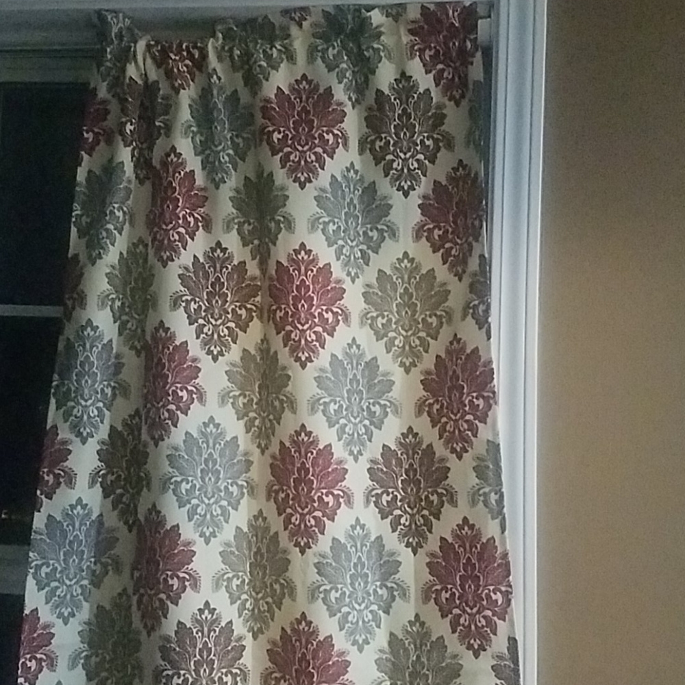 Curtains - Picture 3 of 5